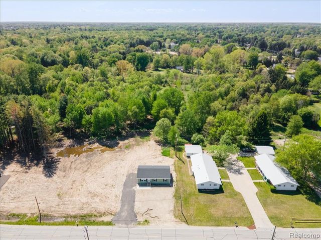 2941 Beach Road, Port Huron, MI 48060
