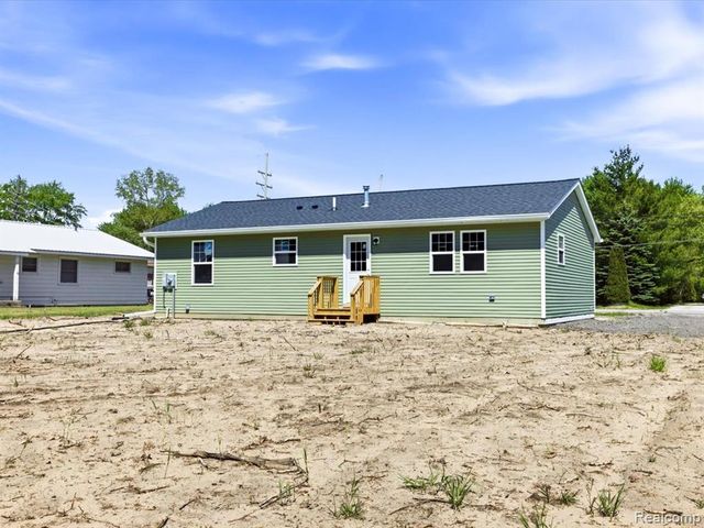 2941 Beach Road, Port Huron, MI 48060