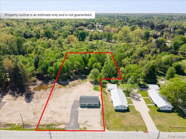 2941 Beach Road, Port Huron, MI 48060
