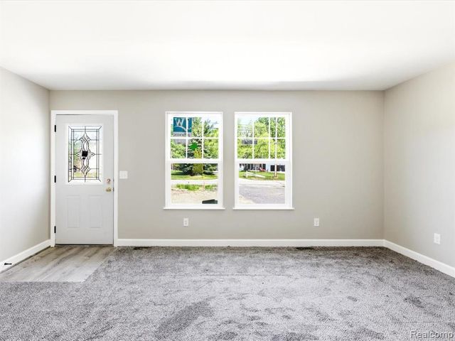 2941 Beach Road, Port Huron, MI 48060