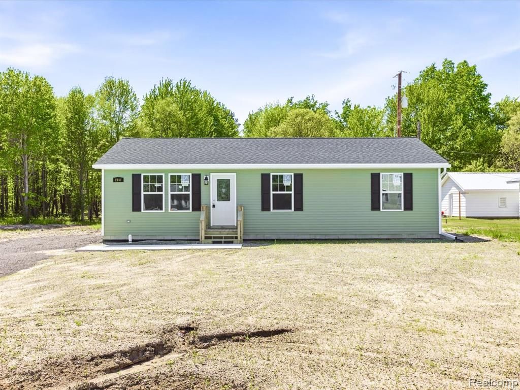 2941 Beach Road, Port Huron, MI 48060