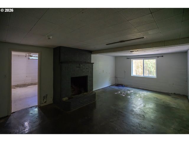 4725 Sw POMONA St, Portland, OR 97219