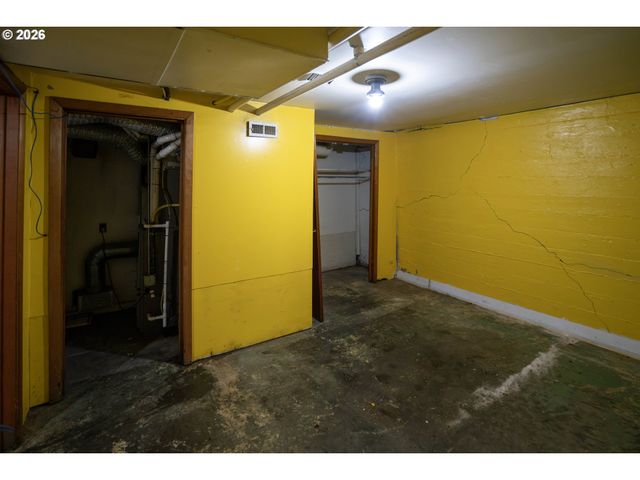 4725 Sw POMONA St, Portland, OR 97219