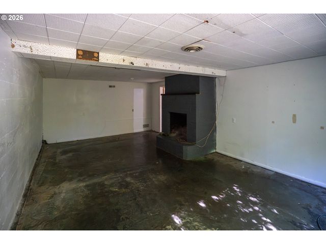 4725 Sw POMONA St, Portland, OR 97219