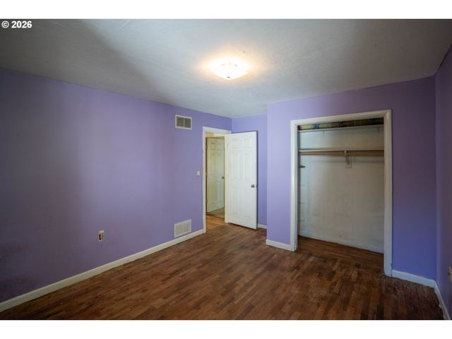 4725 Sw POMONA St, Portland, OR 97219