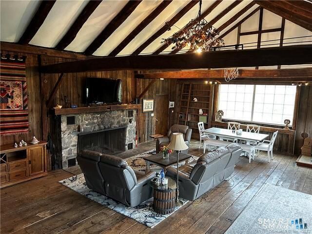 18 Platts Hill Road, Newtown, CT 06470