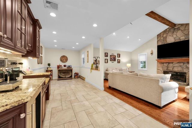 398 James Woods Court, New Milford, NJ 07646