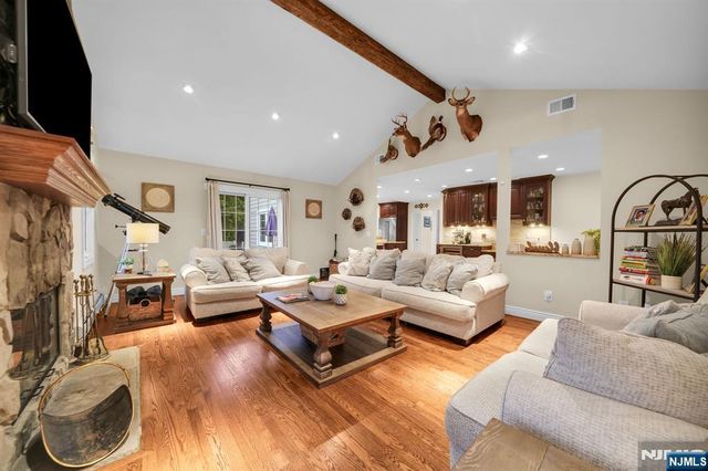 398 James Woods Court, New Milford, NJ 07646