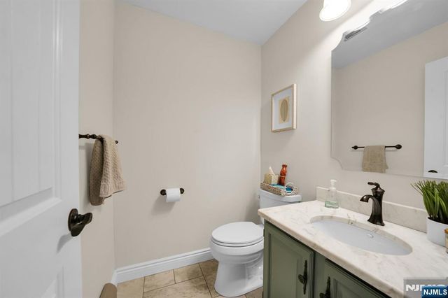 398 James Woods Court, New Milford, NJ 07646