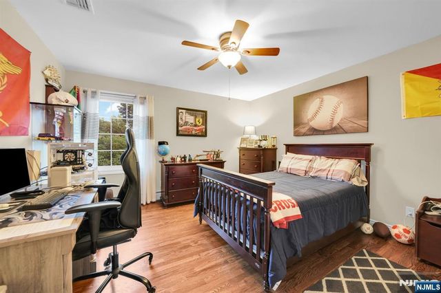398 James Woods Court, New Milford, NJ 07646