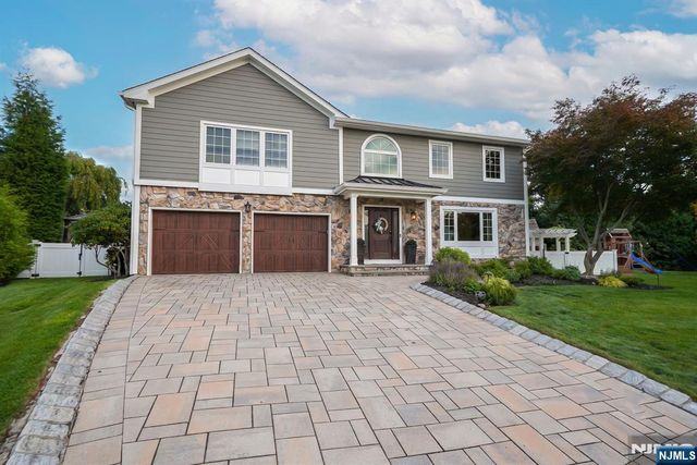 398 James Woods Court, New Milford, NJ 07646