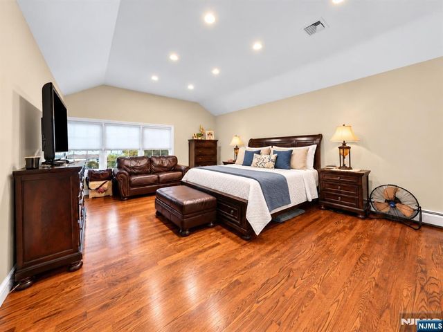398 James Woods Court, New Milford, NJ 07646