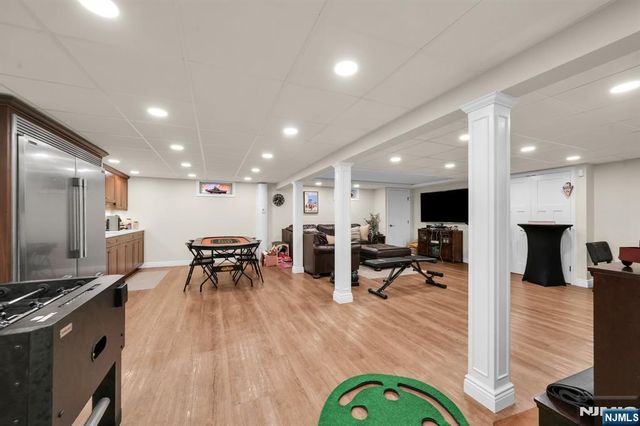398 James Woods Court, New Milford, NJ 07646
