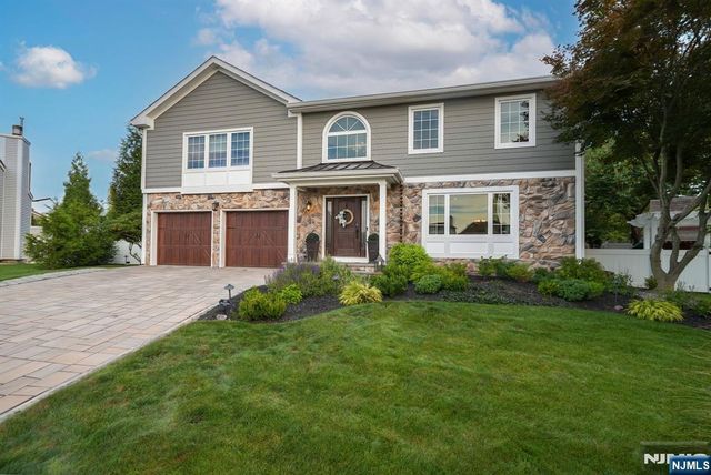 398 James Woods Court, New Milford, NJ 07646