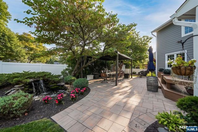 398 James Woods Court, New Milford, NJ 07646