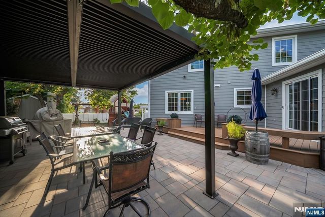 398 James Woods Court, New Milford, NJ 07646