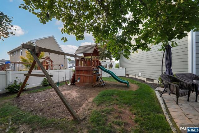398 James Woods Court, New Milford, NJ 07646