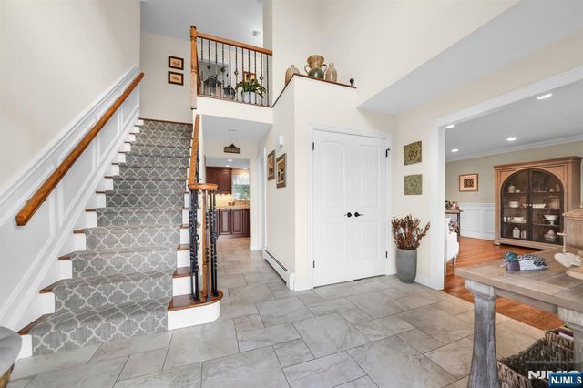 398 James Woods Court, New Milford, NJ 07646