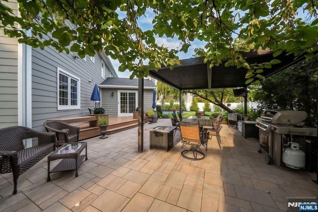 398 James Woods Court, New Milford, NJ 07646