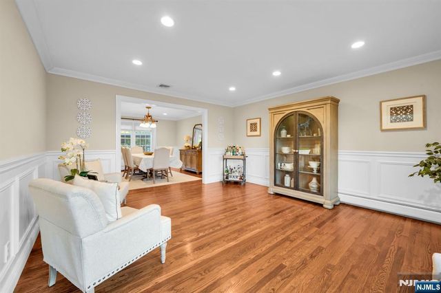 398 James Woods Court, New Milford, NJ 07646