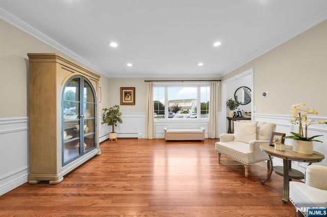 398 James Woods Court, New Milford, NJ 07646