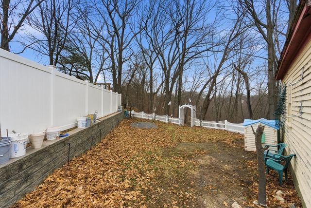 16 Floyd St 1, Woburn, MA 01801