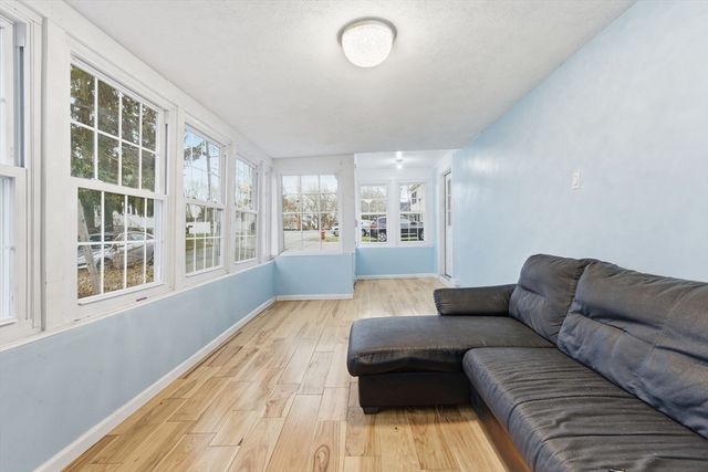 16 Floyd St 1, Woburn, MA 01801