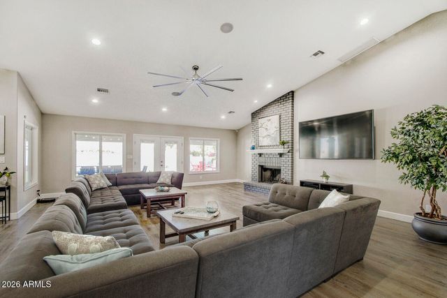 3306 E TONTO Drive, Phoenix, AZ 85044