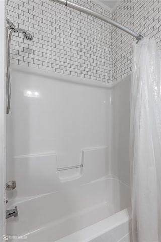 2304 Highland Avenue, Shreveport, LA 71104