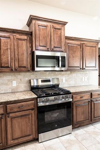 4528 Adobe Court, Yukon, OK 73099