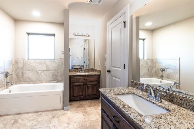 4528 Adobe Court, Yukon, OK 73099