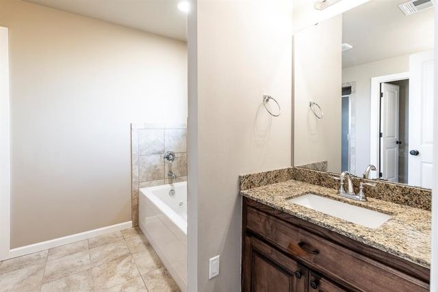 4528 Adobe Court, Yukon, OK 73099