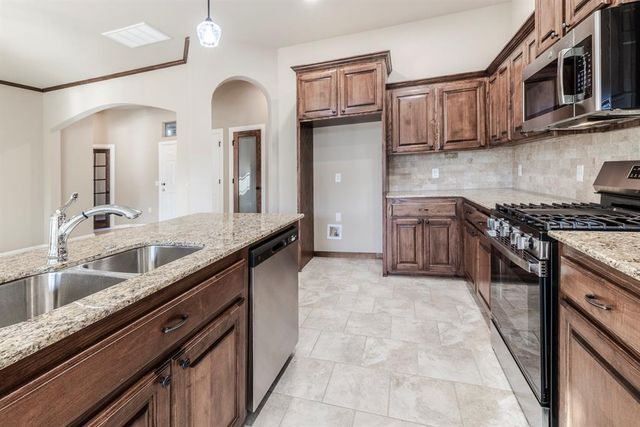 4528 Adobe Court, Yukon, OK 73099