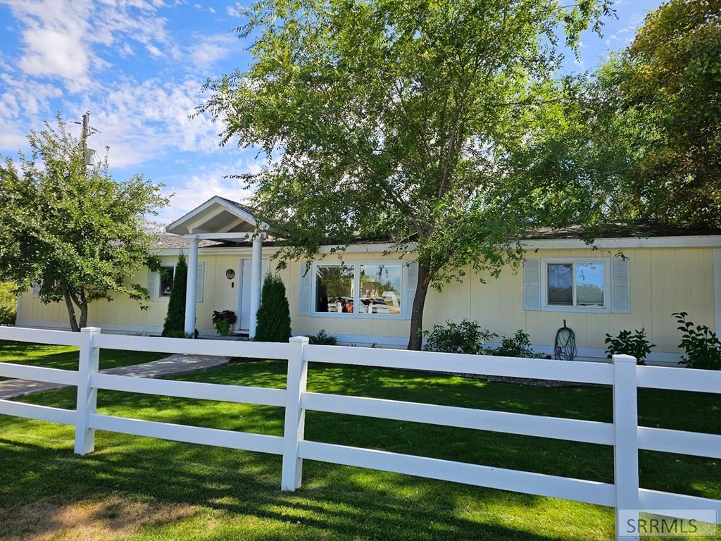 Image 1 of property listing at 465 W Boise St, Aberdeen, ID 83210