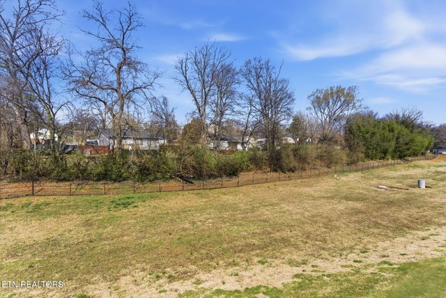 729 Graham Way, Knoxville, TN 37912