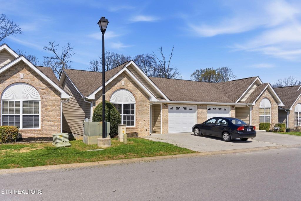 729 Graham Way, Knoxville, TN 37912