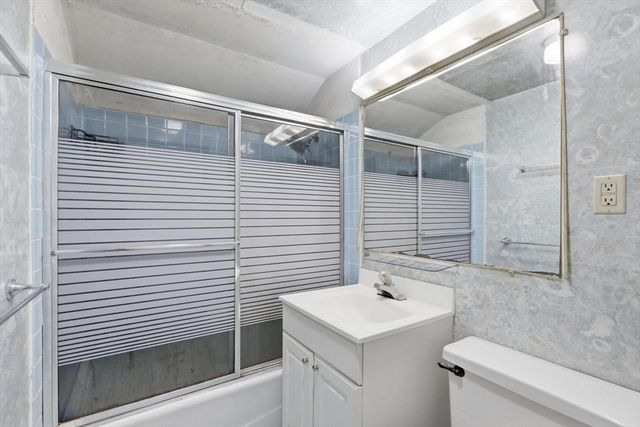 364 W Meadow Rd, Lowell, MA 01854