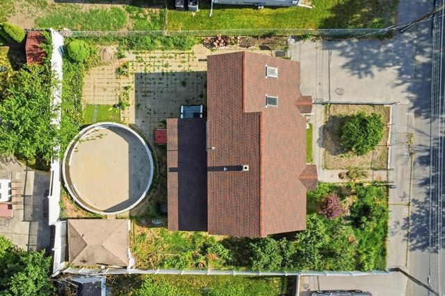364 W Meadow Rd, Lowell, MA 01854