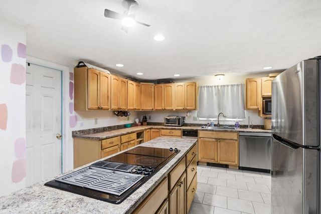 364 W Meadow Rd, Lowell, MA 01854
