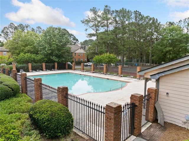 717 Beaufort Circle, Duluth, GA 30096