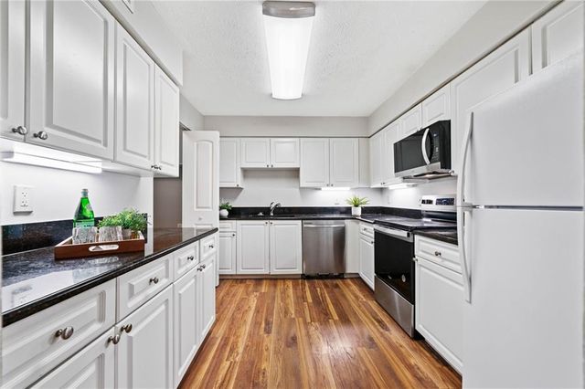 717 Beaufort Circle, Duluth, GA 30096