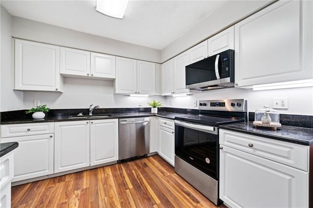 717 Beaufort Circle, Duluth, GA 30096