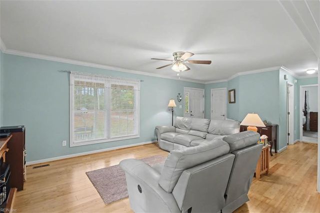 9273 Sheldon LN, Gloucester, VA 23061