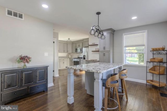 274 N BROADWAY, Pennsville, NJ 08070