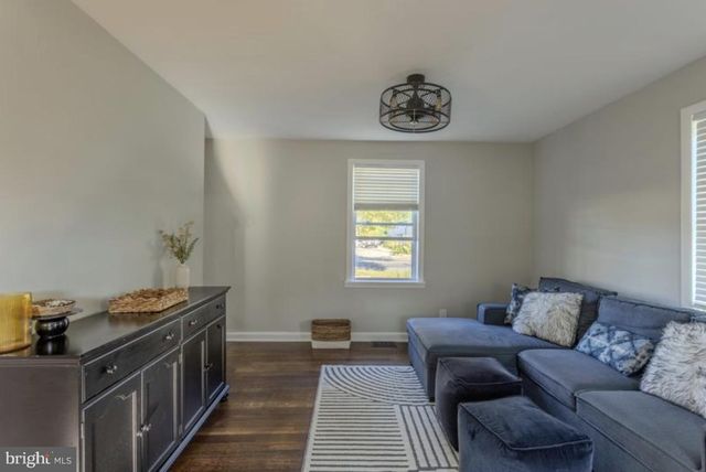 274 N BROADWAY, Pennsville, NJ 08070