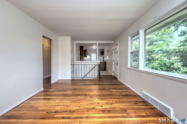 49 Brookdale Road, Seymour, CT 06483