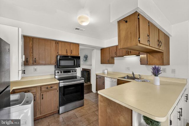 52-52A LEEDS CT, Warrenton, VA 20186