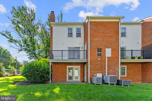 52-52A LEEDS CT, Warrenton, VA 20186