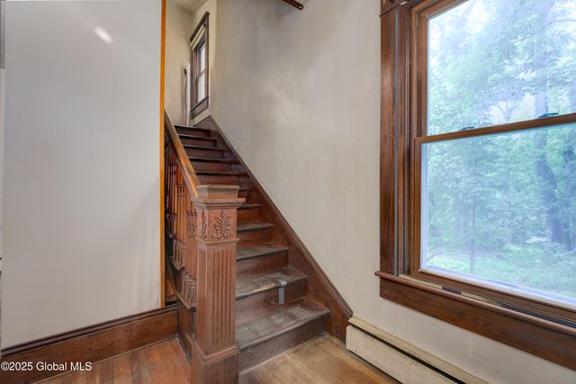 3712 Consaul Road, Niskayuna, NY 12304