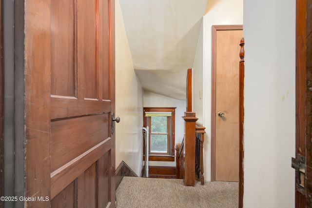 3712 Consaul Road, Niskayuna, NY 12304